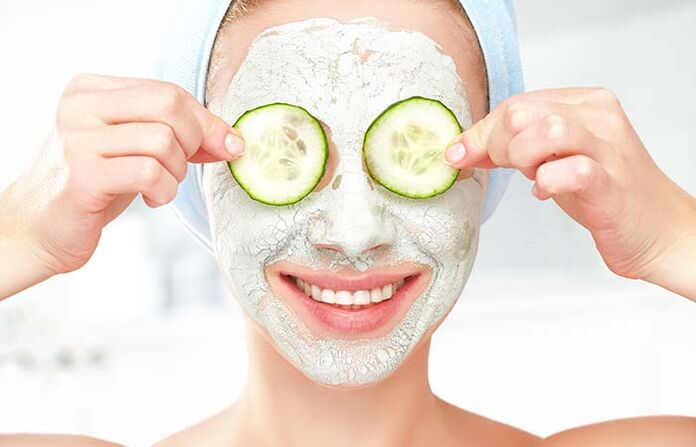 Rejuvenating skin mask batay sa mga natural na sangkap